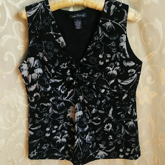 Evan Picone Tops - Evan Picone top- no rips or stains, beautiful 🦋
